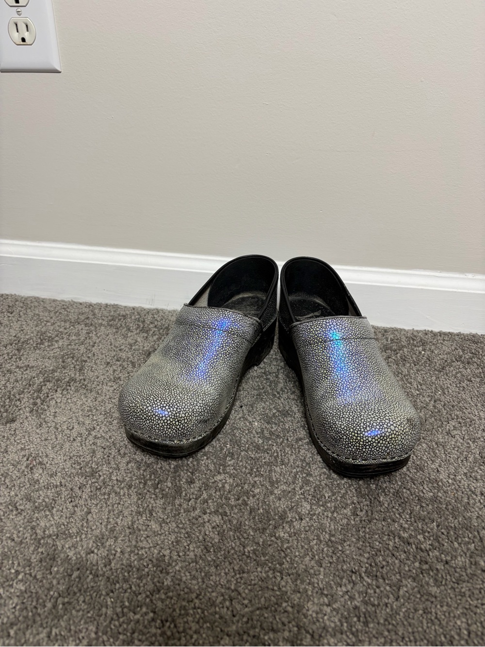 Dansko Iridescent purple Silver Clog Shoes size 9 or 40
